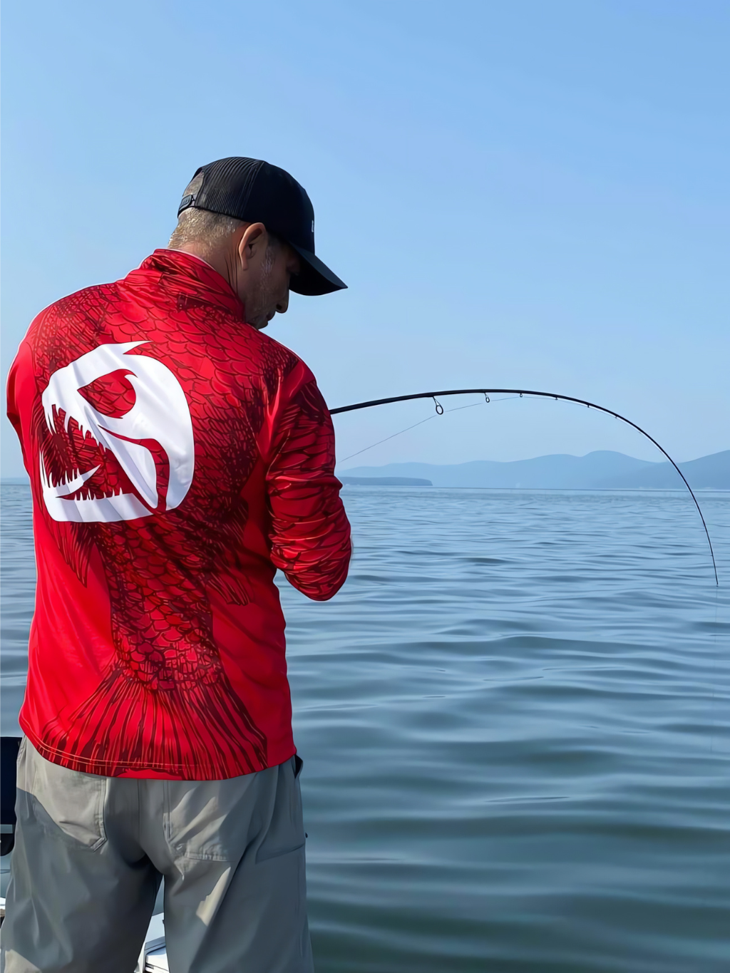 Canne Shockwave par Cannes Boréal – en action de pêche, conçue pour les techniques fines comme le dropshot ou le ned rig.