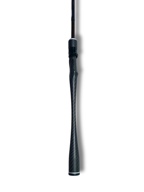 Canne Alpha Carbon par Cannes Boréal – poignée monocoque exclusive en fibre de carbone 3K, conçue pour une transmission optimale des vibrations.